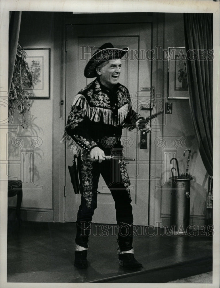 1989 Press Photo Actor Ted Knight Wearing Cowboy Outfit - RRW09501 - Historic Images