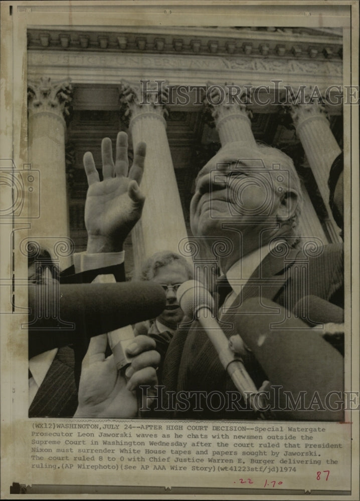 1974 Press Photo Watergate Prosecutor Leon Jaworski - RRW09745 - Historic Images