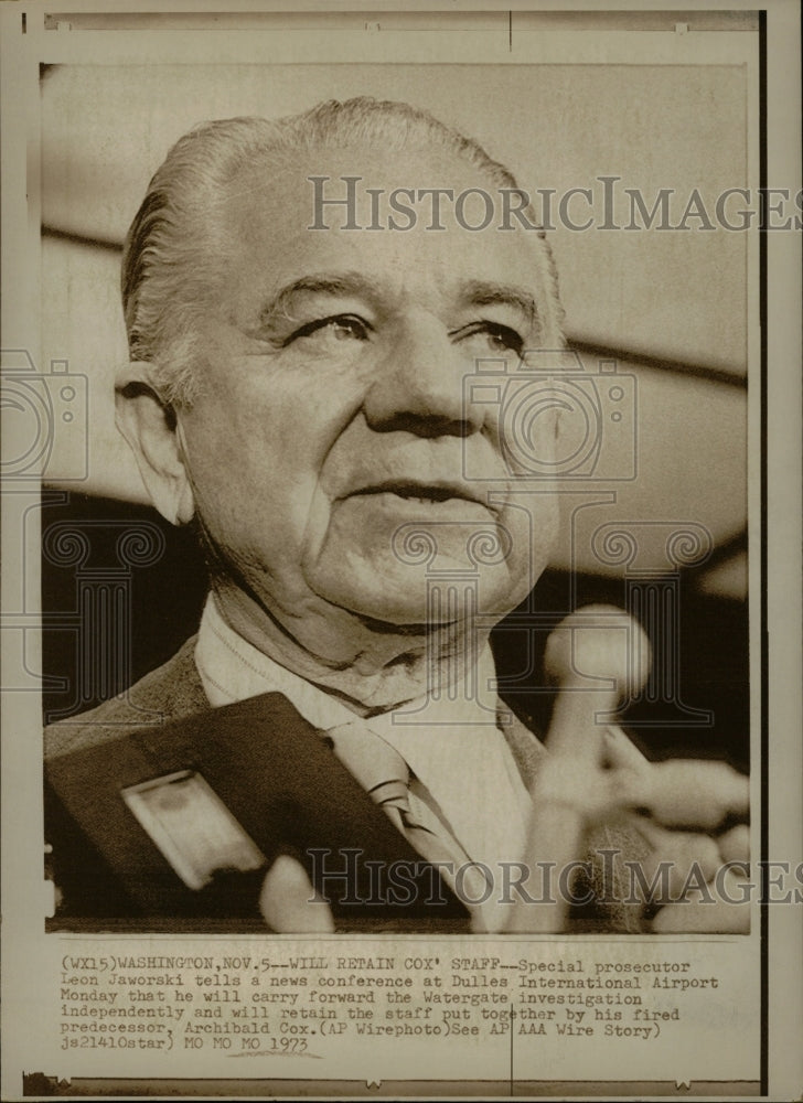 1973 Press Photo Leon Jaworski Dulles Special Airport - RRW09769 - Historic Images