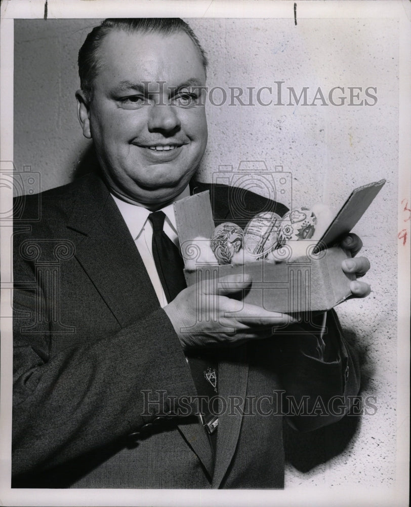 1956 Press Photo Louis Jay Denver Mechanical Easter egg - RRW09847 - Historic Images