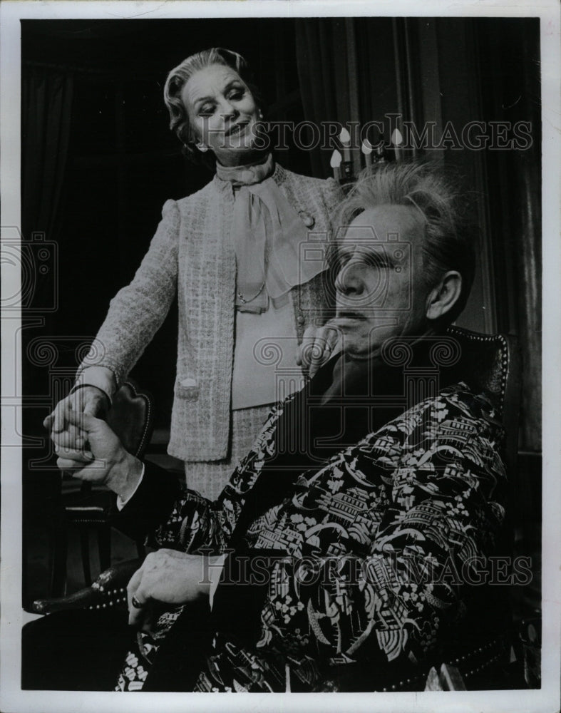 1975 Press Photo Anne Baxter Hume Cronyn - RRW09899 - Historic Images