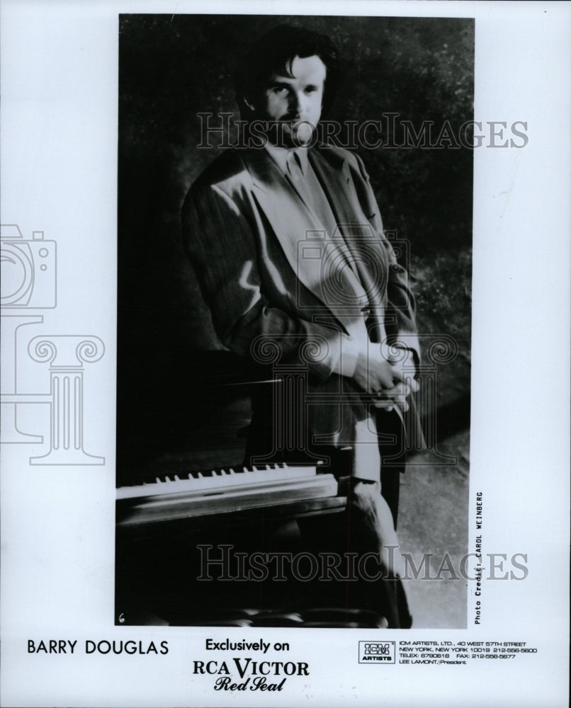 1994 Press Photo Barry Douglas Poses With His Piano - RRW09933 - Historic Images