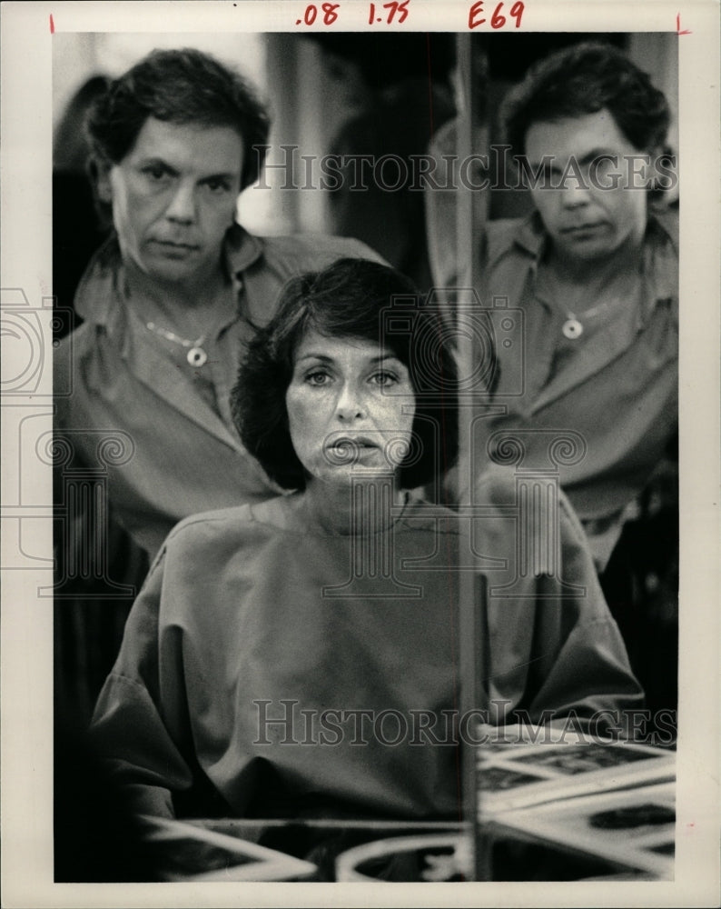 1983 Press Photo Beauty Shop owner, Peter Friedauer - RRW09985 - Historic Images