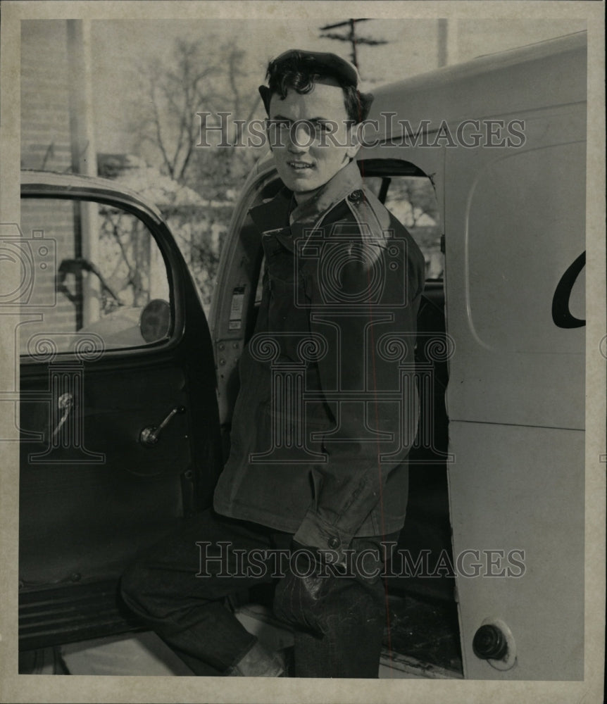 1948 Press Photo Bill Lister, close caption - RRW10043 - Historic Images