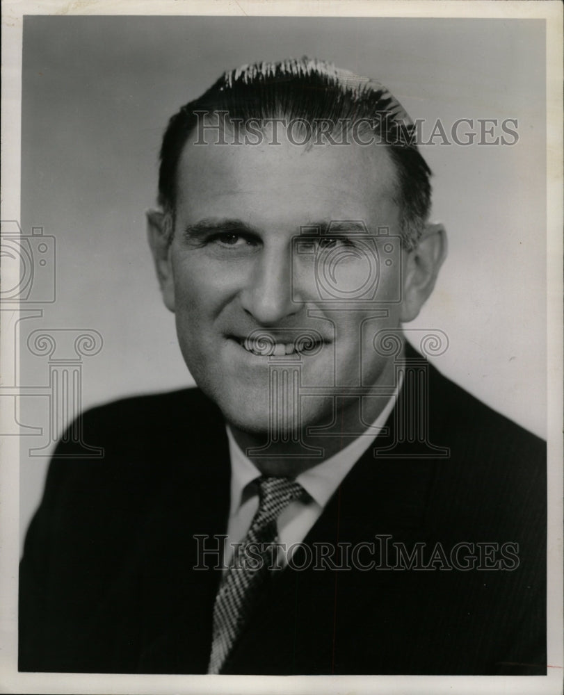 1973 Press Photo Robert Lansing Mountain Bell Singer - RRW10189 - Historic Images