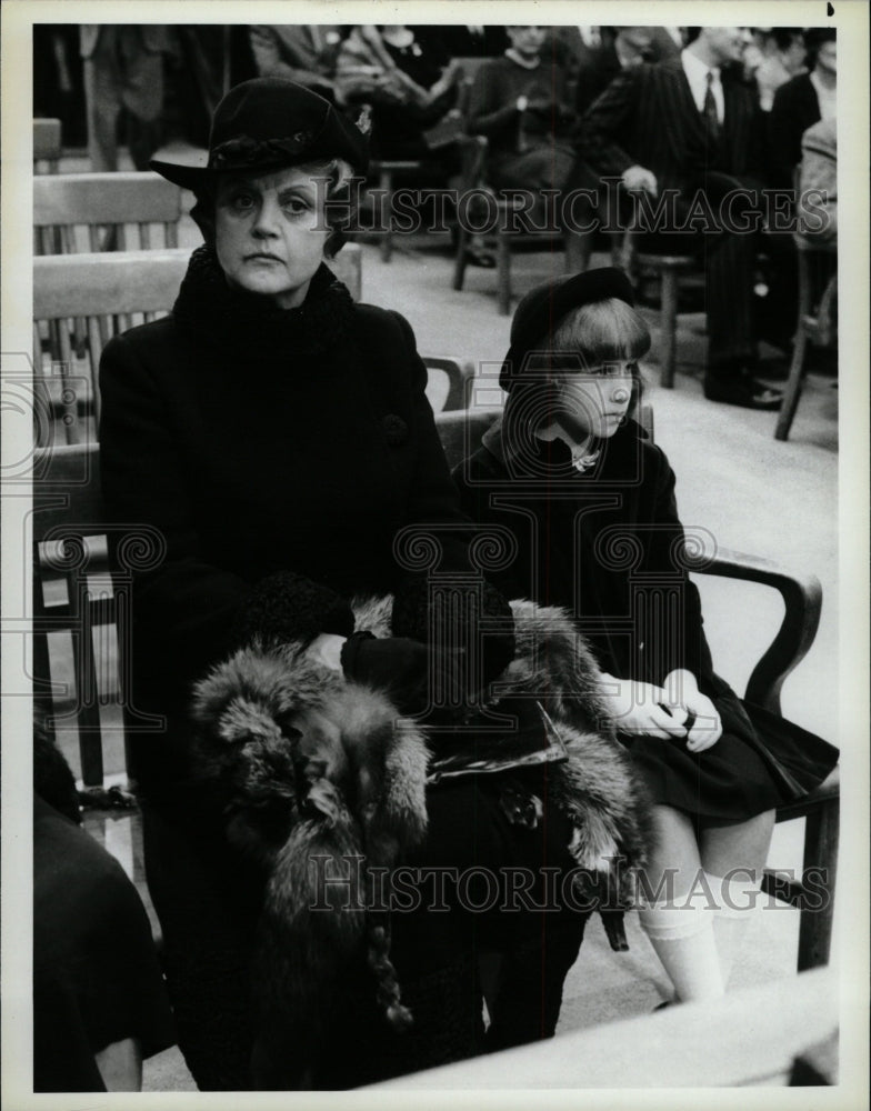 1986 Press Photo Actress Lansbury and Dundas - RRW10241 - Historic Images