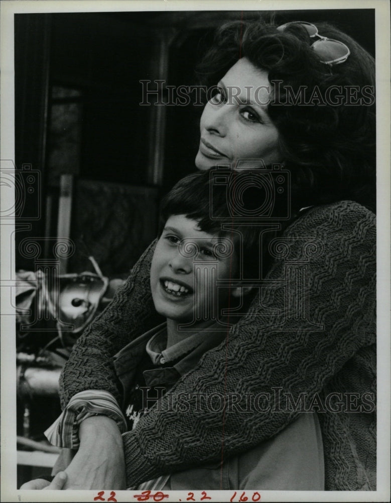 1984 Press Photo Sophia Loren star Academy Two Women - RRW10777 - Historic Images