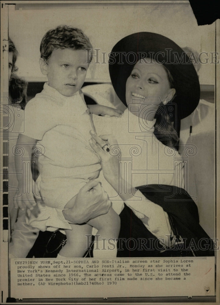 1970 Press Photo Sophia Loren Carlo Ponti Jr. New York - RRW10785 - Historic Images