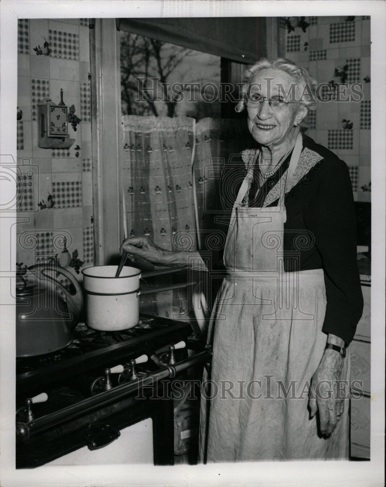 1950 Press Photo Mrs. Mary Ferrier Has Health Formula - RRW11123 - Historic Images
