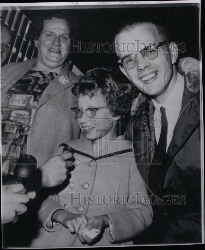 1968 Press Photo Marvin Makinen Russia Family Kathy NY - RRW11361 - Historic Images