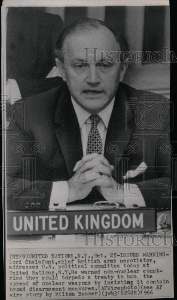 1966 Press Photo Lord Chalafont British arms negotiator - RRW11629 - Historic Images