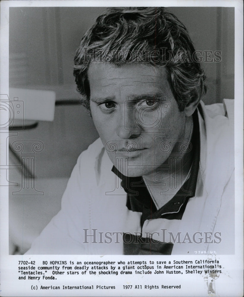 1982 Press Photo Bo Hopkins Actor Tentacles - RRW11725 - Historic Images