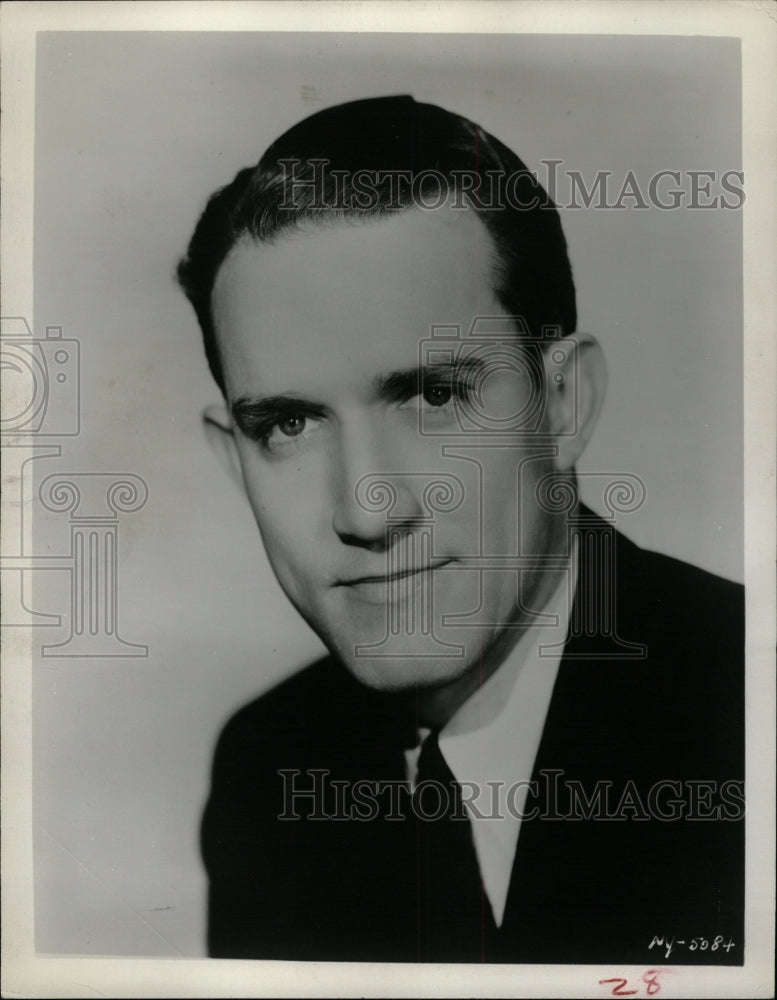 1956 Press Photo Clifford Harvuot Baritone Tabor Smile - RRW12037 - Historic Images