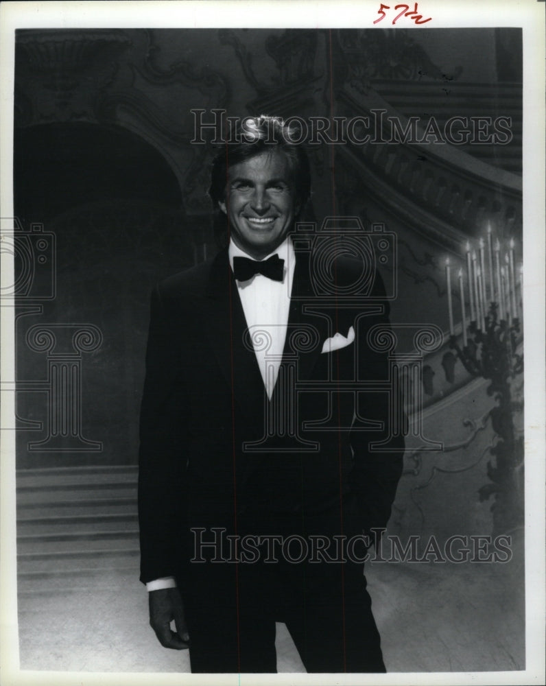 1989 Press Photo George Hamilton Actor - RRW12209 - Historic Images