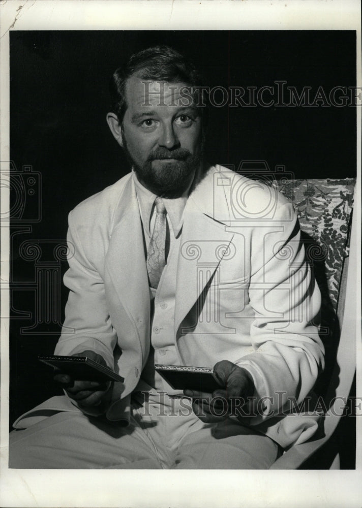 1977 Press Photo Ed Gangner Suddenly Last Summer Play - RRW12463 - Historic Images