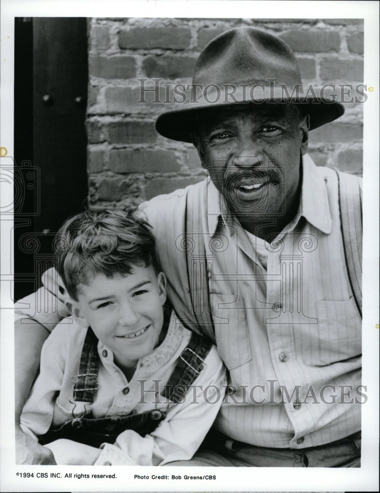 1994 Press Photo Louis Gossett Joe Mazzello Father - RRW12481 - Historic Images