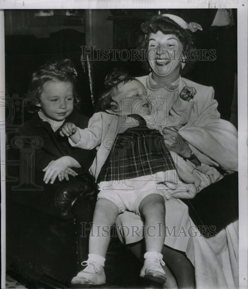 1954 Press Photo Deirdre Walsh Washington McCarthy - RRW12633 - Historic Images