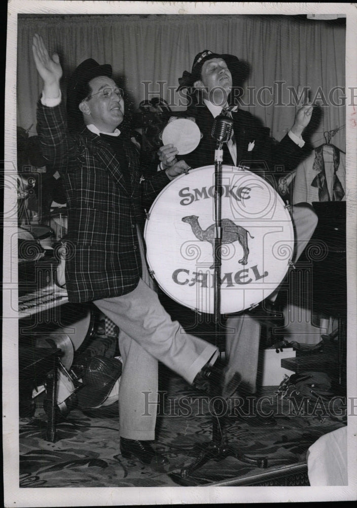 1952 Press Photo Entertainer Willie Hartzell - RRW12775 - Historic Images