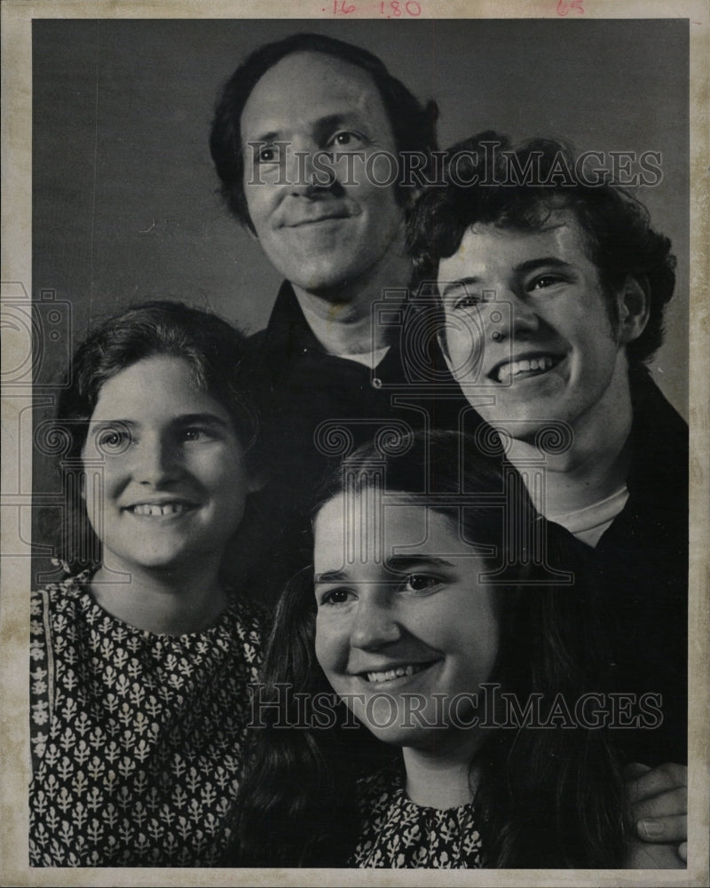 1974 Press Photo McClain Family Bluegrass Festival Last - RRW12795 - Historic Images