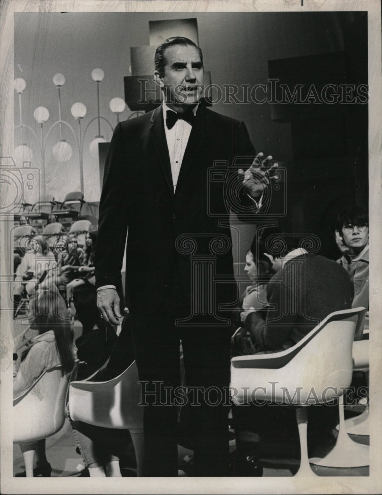 1968 Press Photo Music Hall Host Ed McMahon - RRW12853 - Historic Images