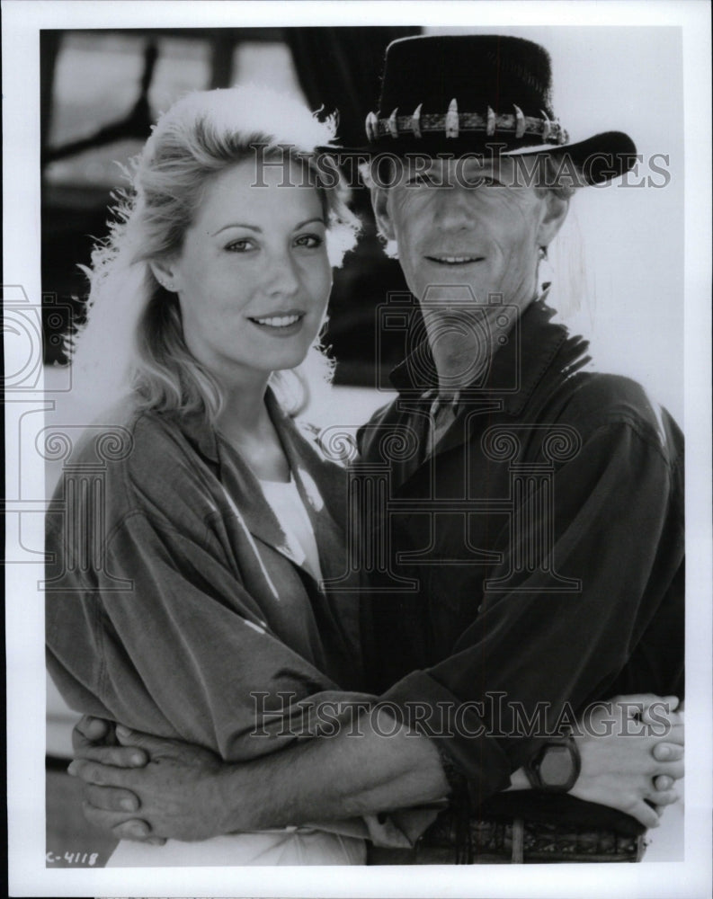 1991 Press Photo Linda Kozlowski Paul Hogan star CBS TV - RRW12931 - Historic Images