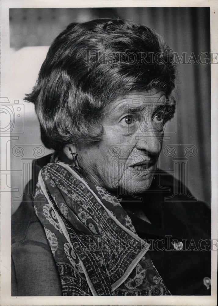 1975 Press Photo Charlotte Kramer Escaped From Nazis - RRW12937 - Historic Images