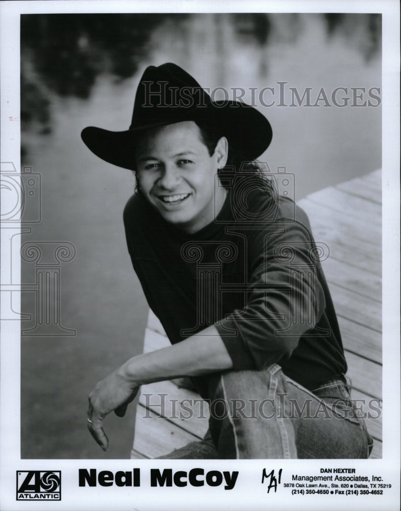 1994 Press Photo Hubert Neal McGaughey Singer - RRW13073 - Historic Images