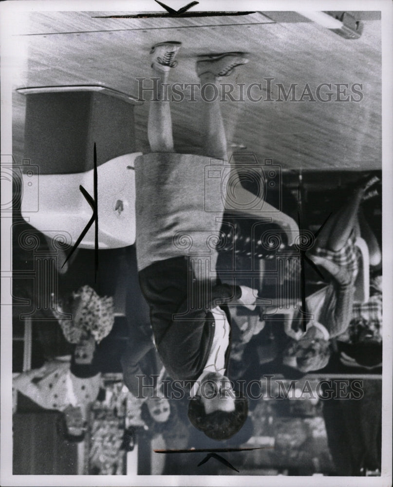 1965 Press Photo Woman Bowling Detroit School Alley - RRW13177 - Historic Images