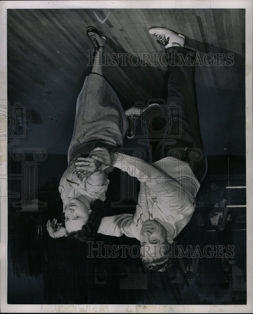 1949 Press Photo Andy Varipapa Mrs Arnie Falcone Fair - RRW13179 - Historic Images