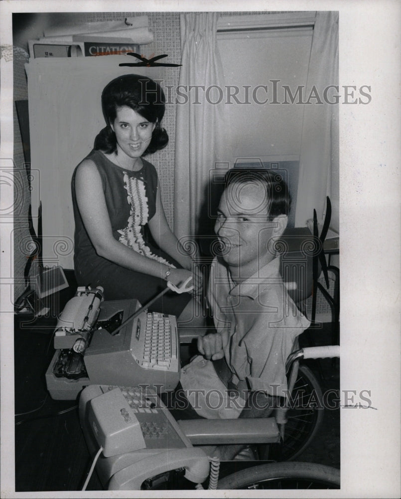 1968 Press Photo Lloyd Bruce Wife Paralyzed - RRW13205 - Historic Images