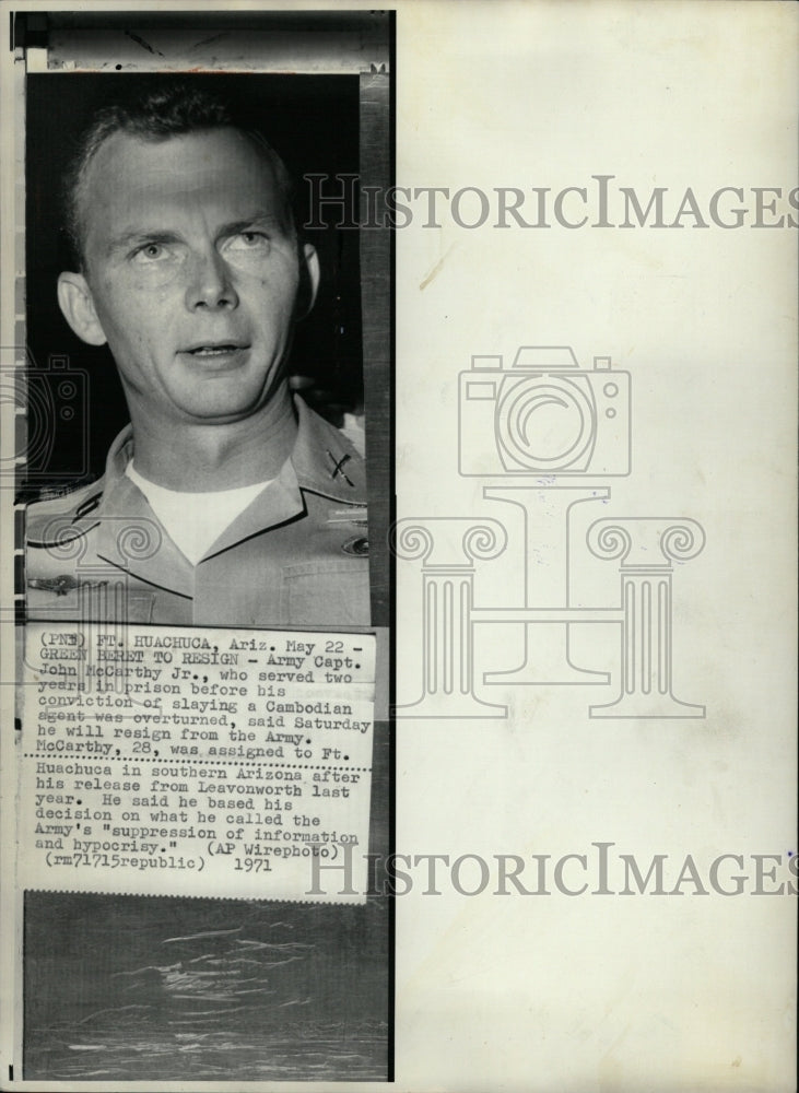 1971 Press Photo Green Beret McCarthy Resign Announces - RRW13241 - Historic Images