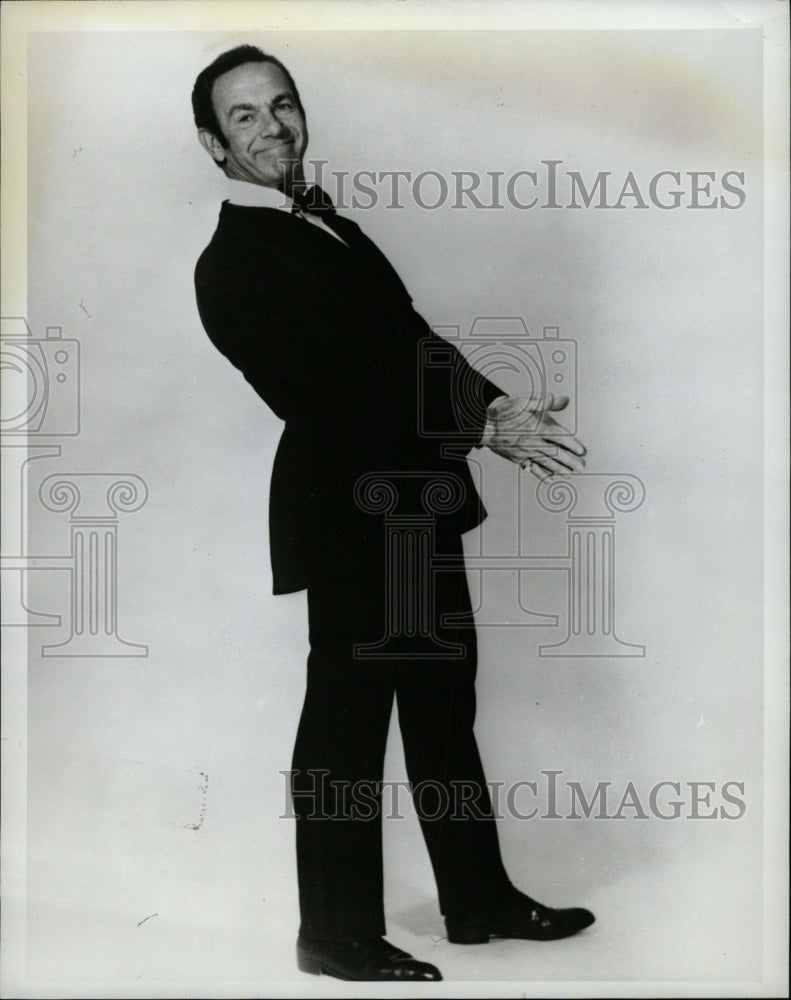 1974 Press Photo Comedian Jack Carter - RRW13327 - Historic Images