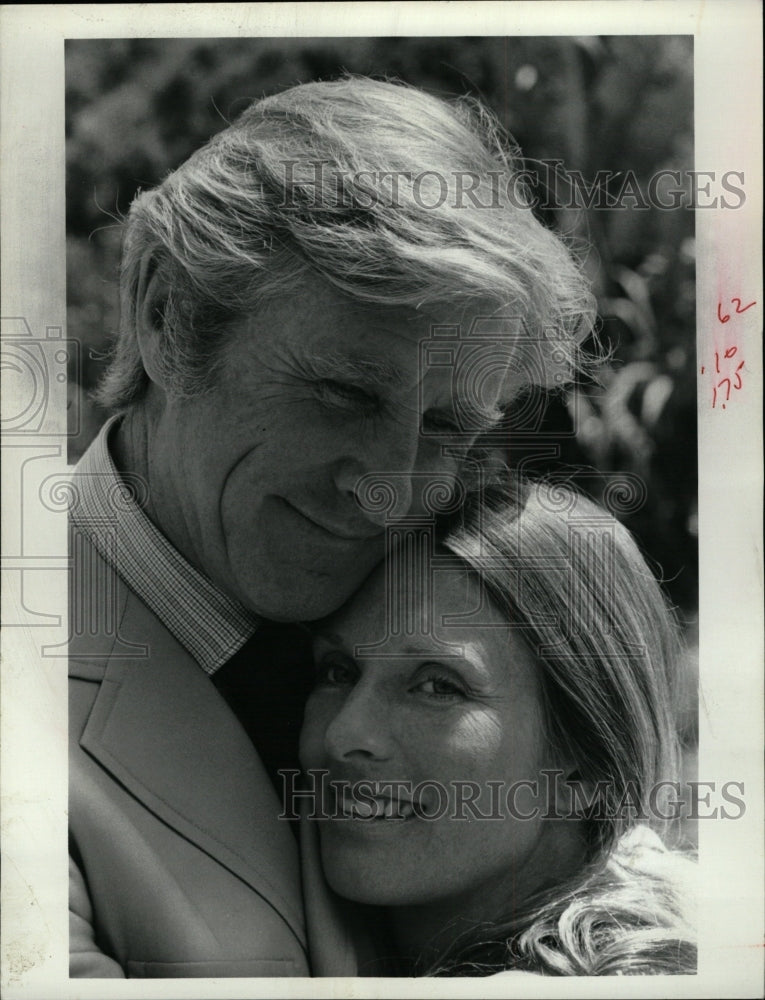 1974 Press Photo Lloyd Bridges Cloris Leachman ABC - RRW13505 - Historic Images