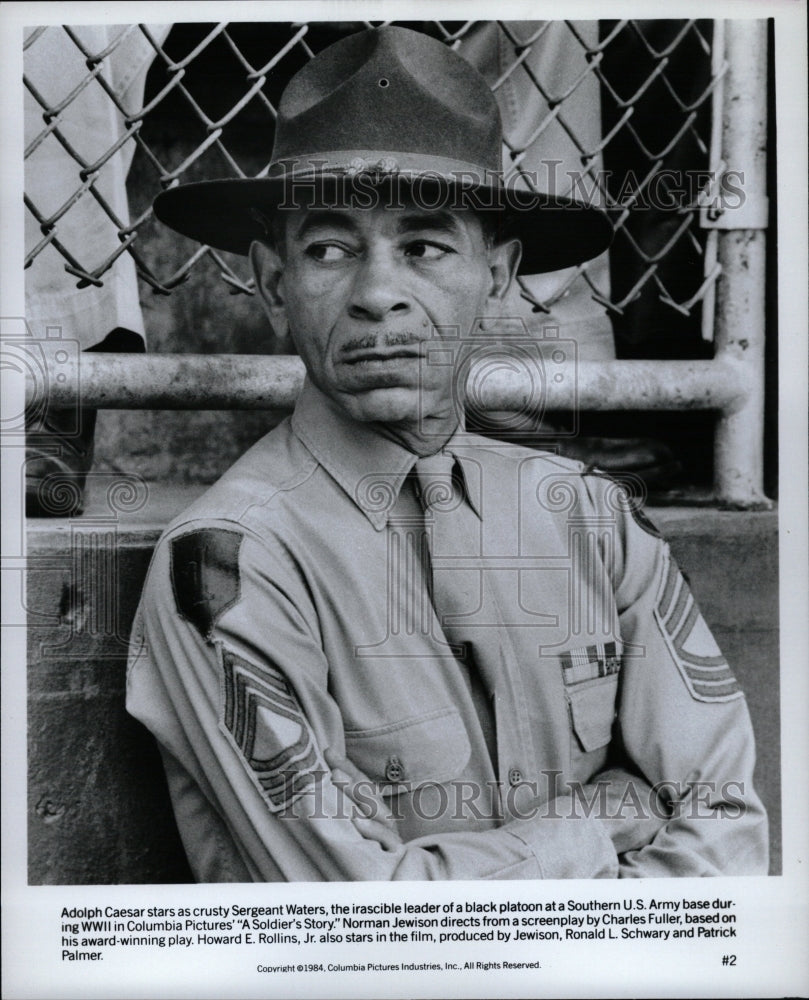 1986 Press Photo Adolph Caesar crusty sergeant US Army - RRW13559 - Historic Images