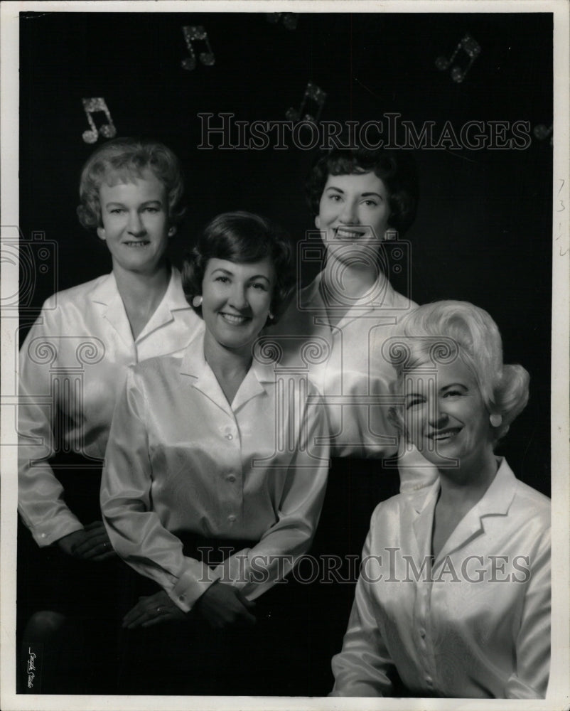 1964 Press Photo Colorado Woman College Auxiliary sing - RRW13653 - Historic Images