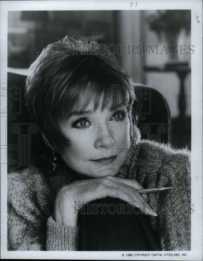 1986 Press Photo Shirley Maclaine Television Movie - RRW14489 - Historic Images