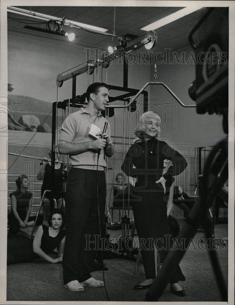 1959 Press Photo Host Jack Link letter Fair Lady CBS TV - RRW14711 - Historic Images