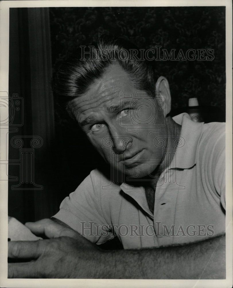 1960 Press Photo Lloyd Vernet Bridges Jr Sea Hunt Jeff - RRW14737 - Historic Images