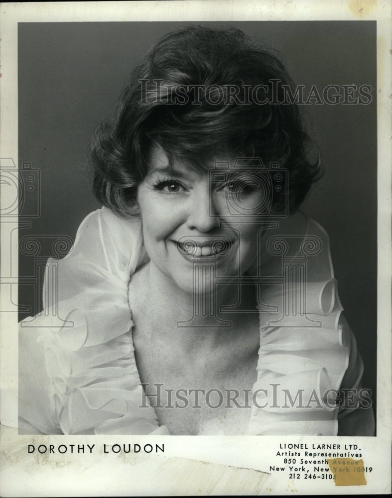 1970 Press Photo Dorothy Loudon America Desk Comedy - RRW14809 - Historic Images