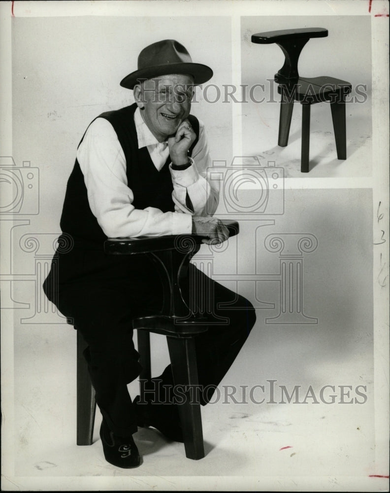 1960 Press Photo Kibitzer chair Comic Jimmy Durante - RRW15081 - Historic Images