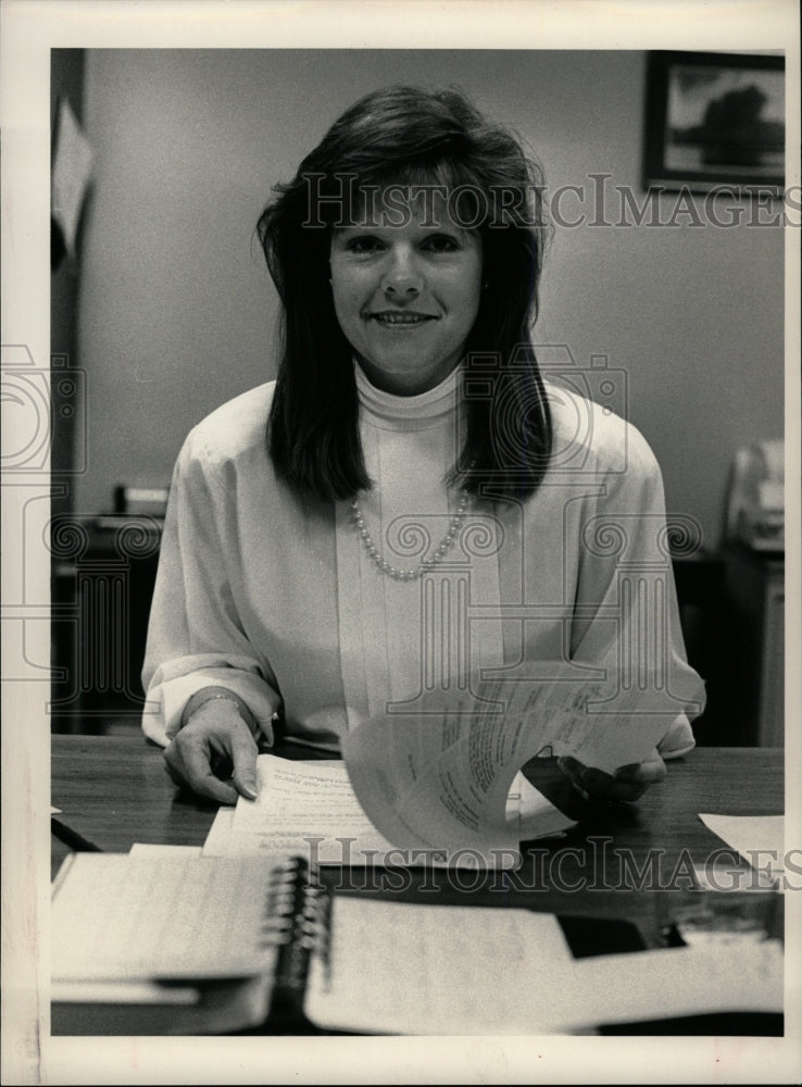 1988 Press Photo Gary Energy Corp Mary Ann Adam Job - RRW15251 - Historic Images