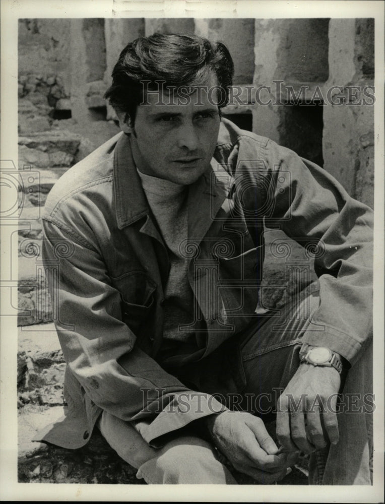 1975 Press Photo JASON MILLER AMERICAN ACTOR - RRW15435 - Historic Images