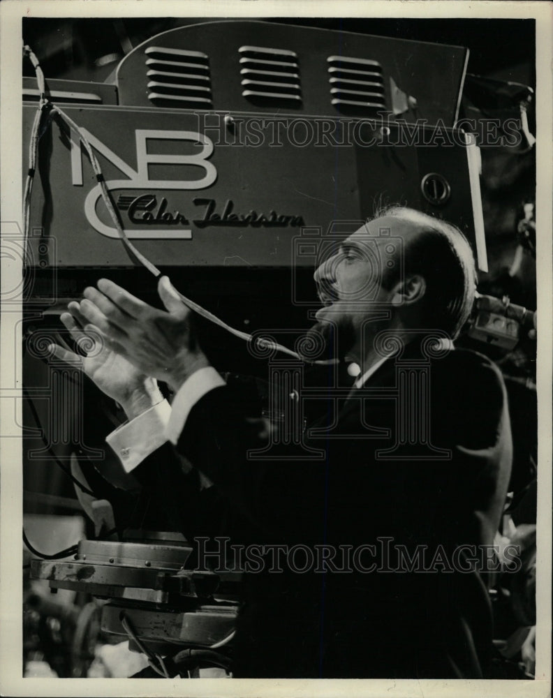 1961 Press Photo MITCH MILLER AMERICAN MUSICIAN SINGER - RRW15545 - Historic Images