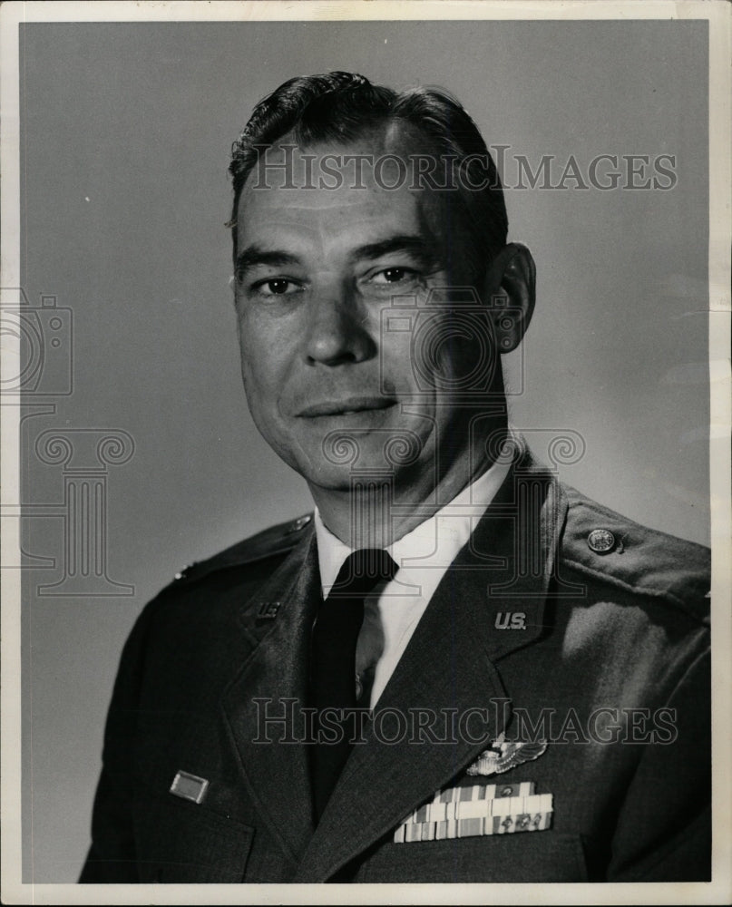 1965 Press Photo Col. Abbott Deputy Air Reserve Records - RRW15701 - Historic Images