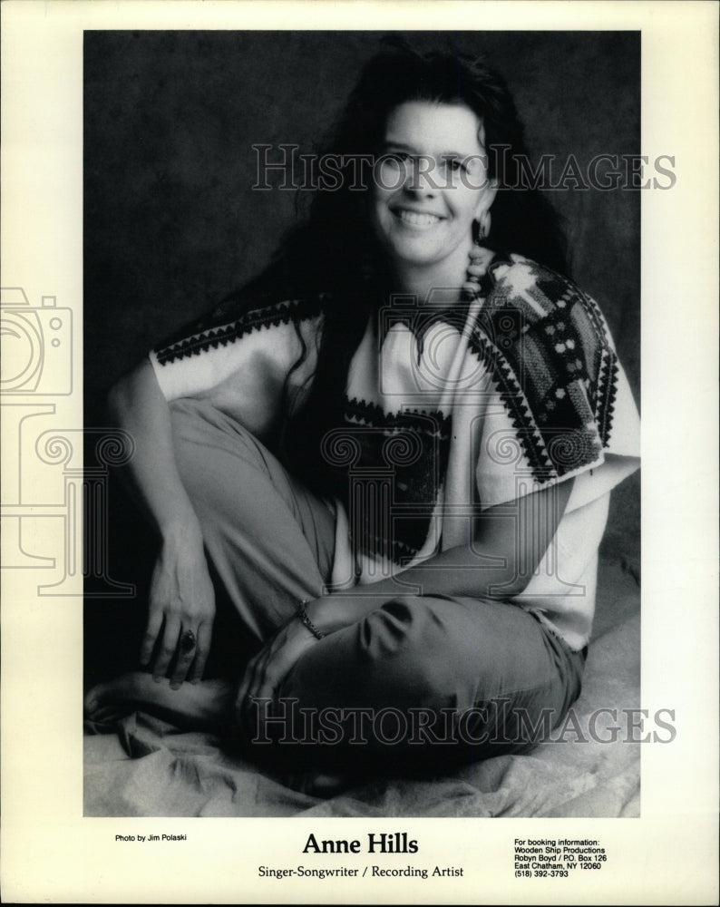 1993 Press Photo Anne Hills singer songwriter recording - RRW16195 - Historic Images