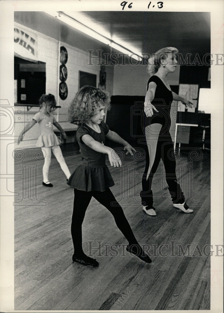 1987 Press Photo Maranda Francisco Dance Class Children - RRW16213 - Historic Images