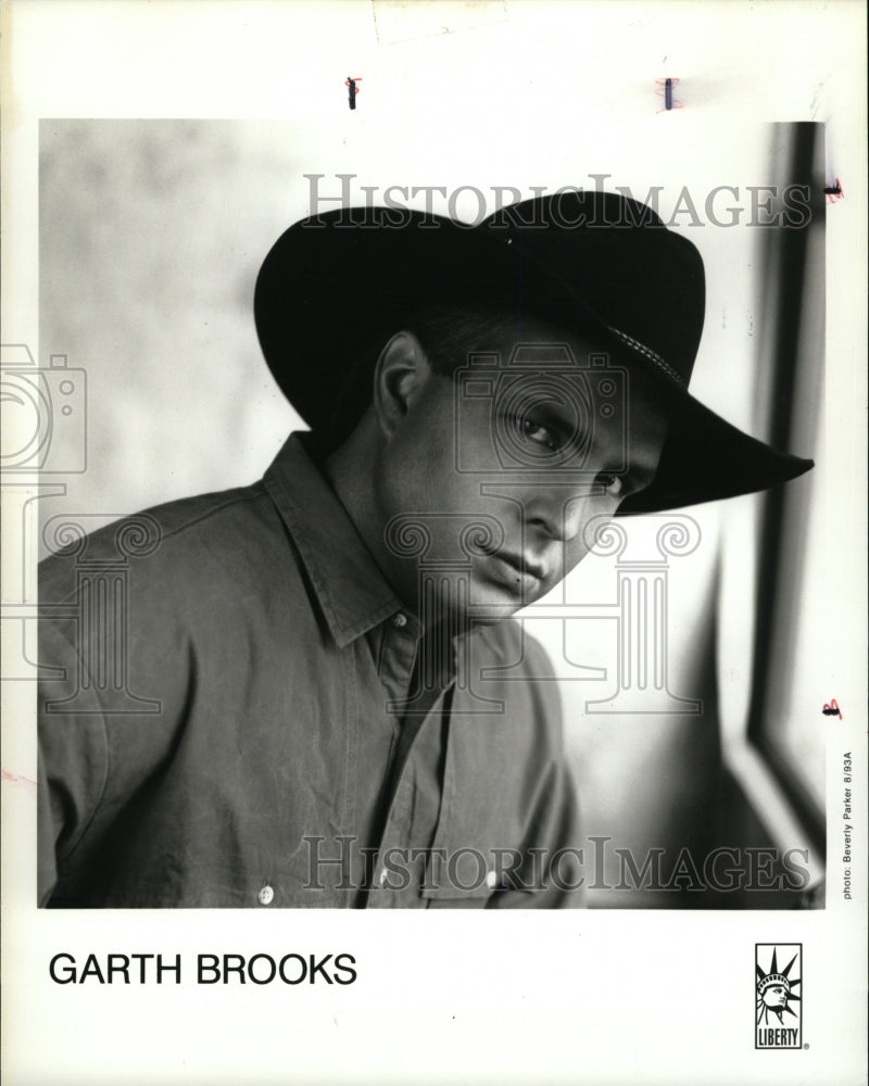 1993 Press Photo Troyal Garth Brooks American Music man - RRW16345 - Historic Images