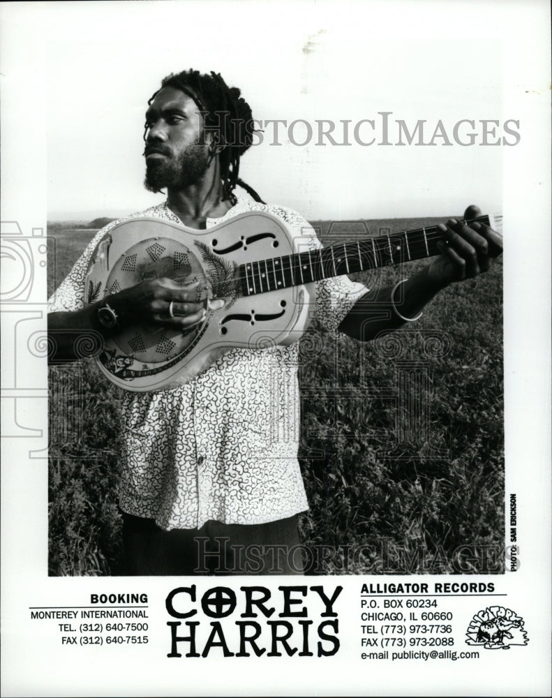 2000 Press Photo Corey Harris America Blue Music Guitar - RRW16645 - Historic Images