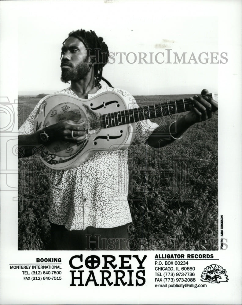 2001 Press Photo Corey Harris American Blues Musician - RRW16651 - Historic Images