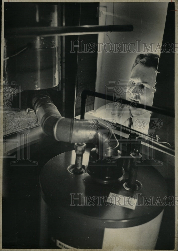 1975 Press Photo Bill Forington American Inventor - RRW16669 - Historic Images